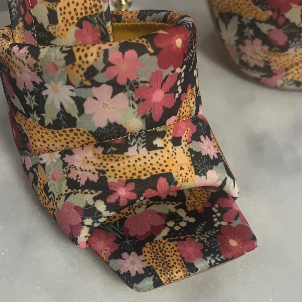 Cape Robbin Floral Heels - Pink and Black - Picture 2 of 6